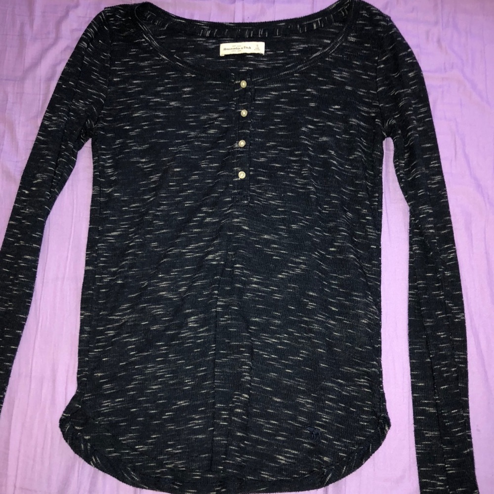 Long sleeve, button A&F shirt